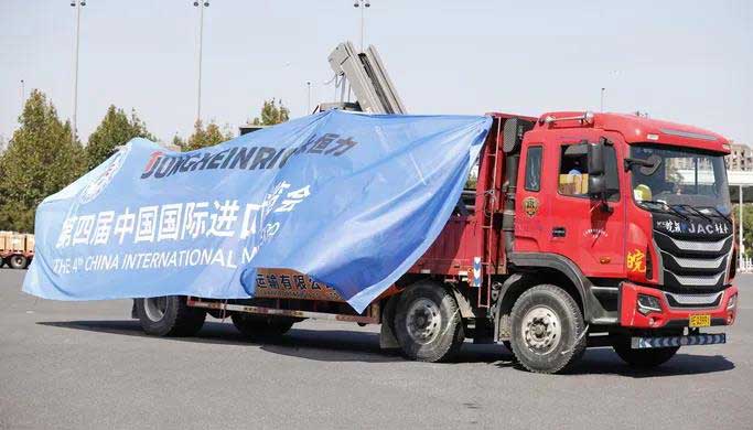 “大家伙”們來了，第四屆進博會首批展品已進館