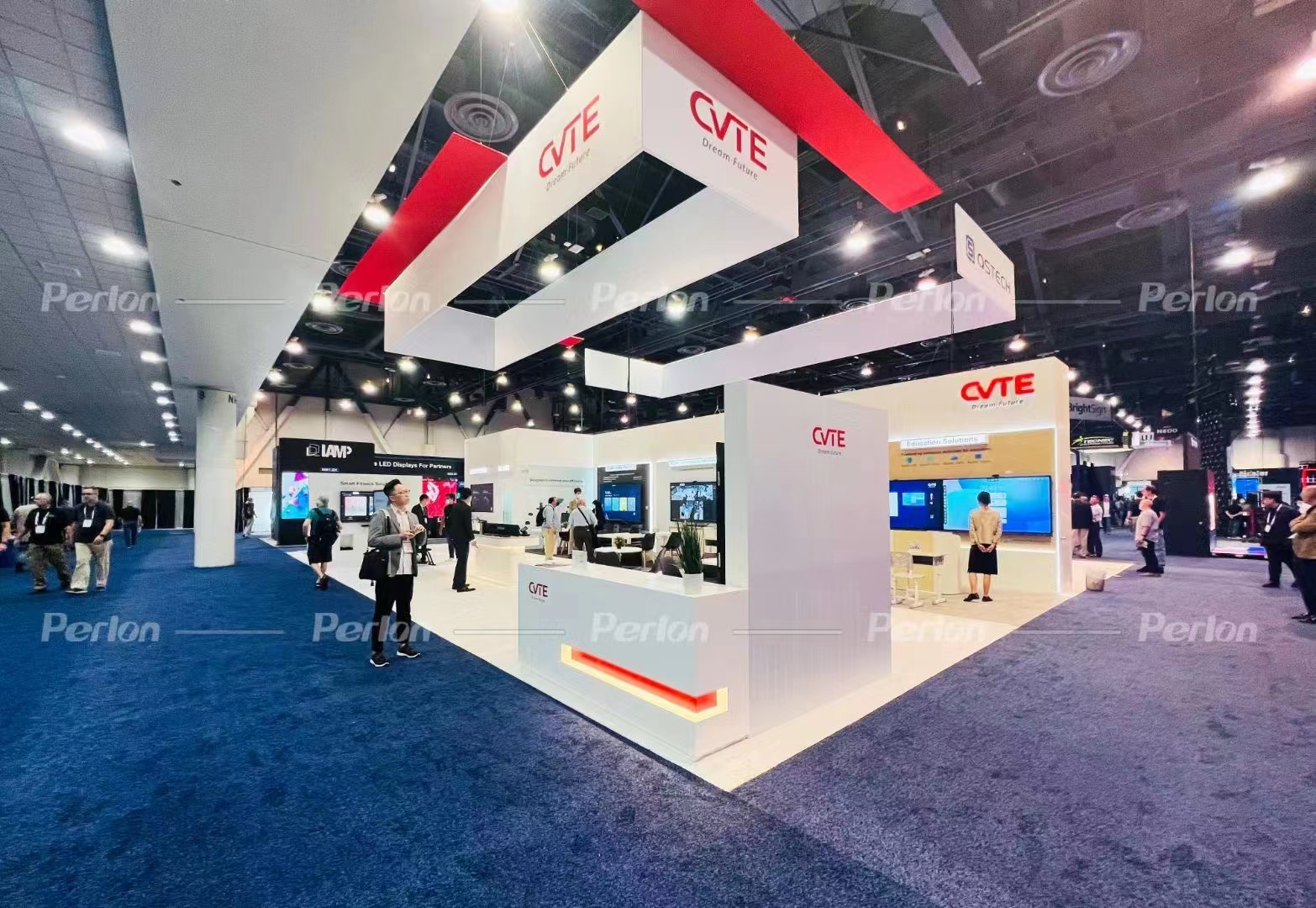 CVTE美國拉斯維加斯展臺搭建現(xiàn)場圖片